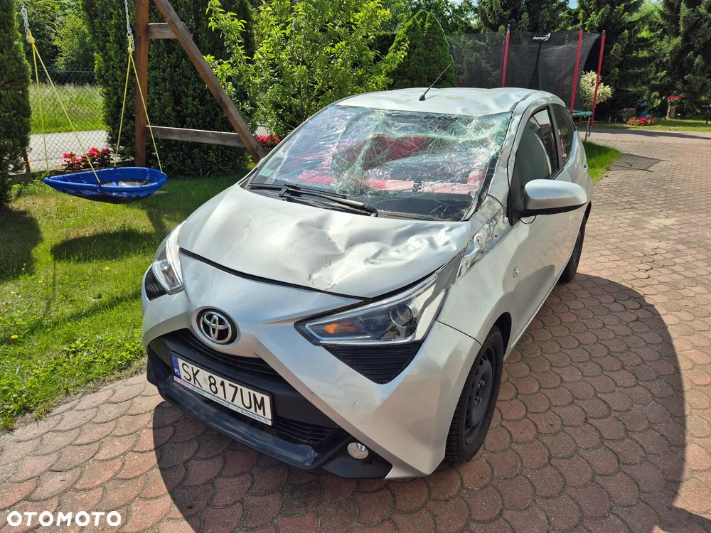 Toyota Aygo x-play - 3