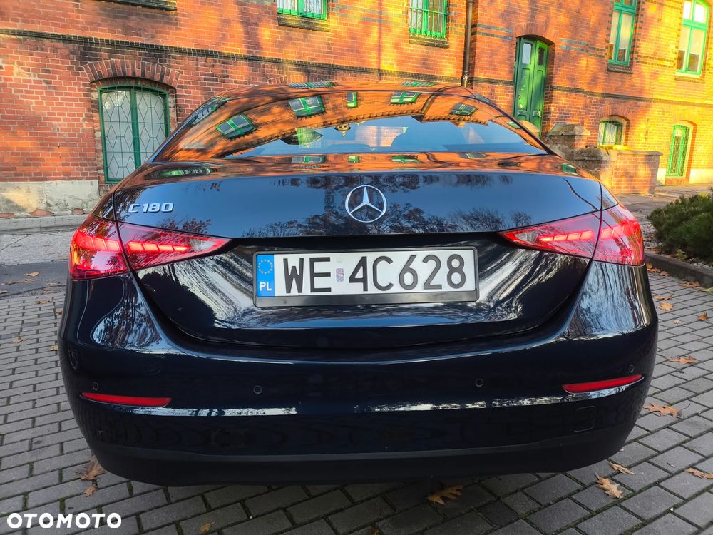 Mercedes-Benz Klasa C 180 mHEV - 8