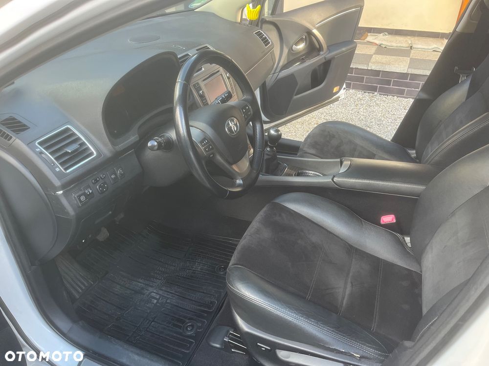 Toyota Avensis Touring Sports 1.8 Executive - 20