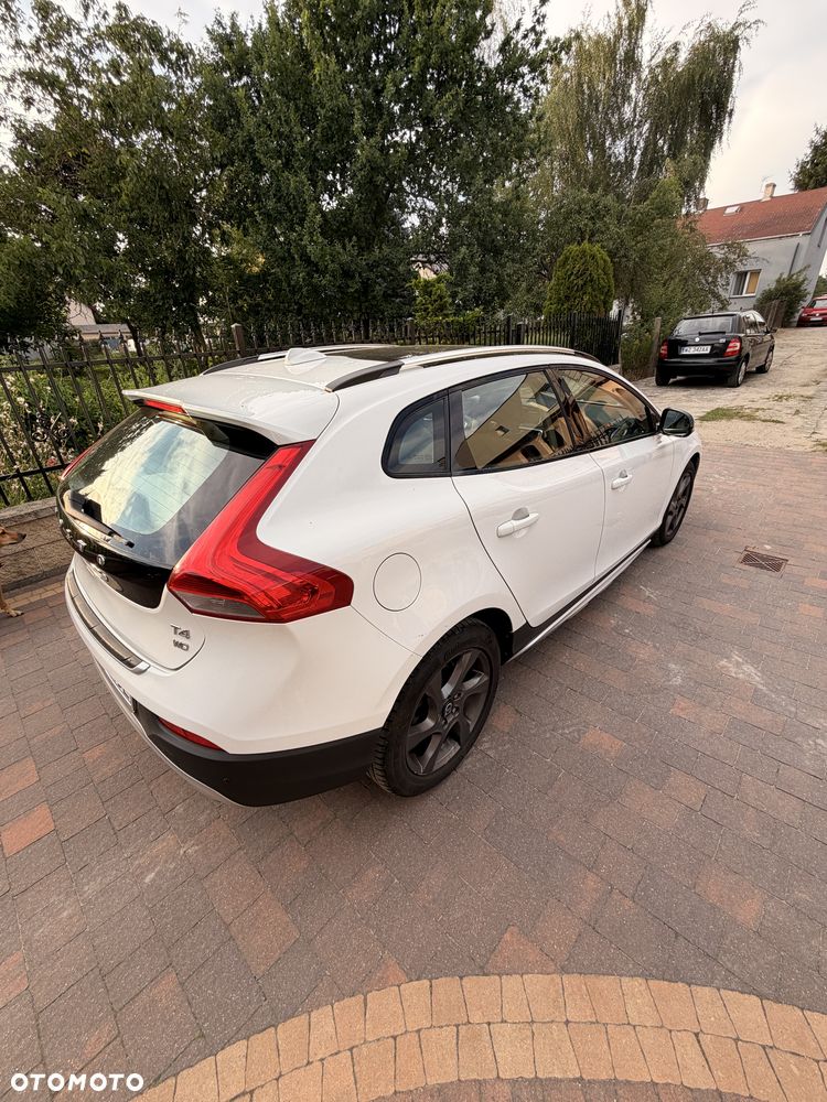 Volvo V40 Cross Country - 5
