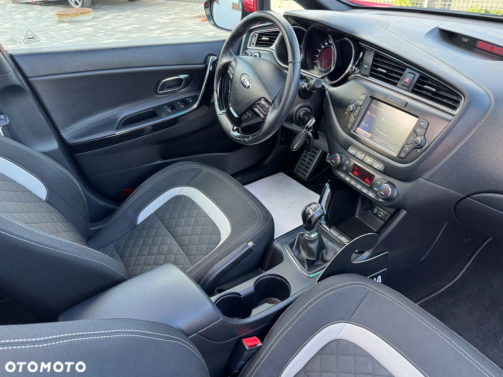 Kia Ceed 1.6 CRDi 136 ISG GT Line - 8