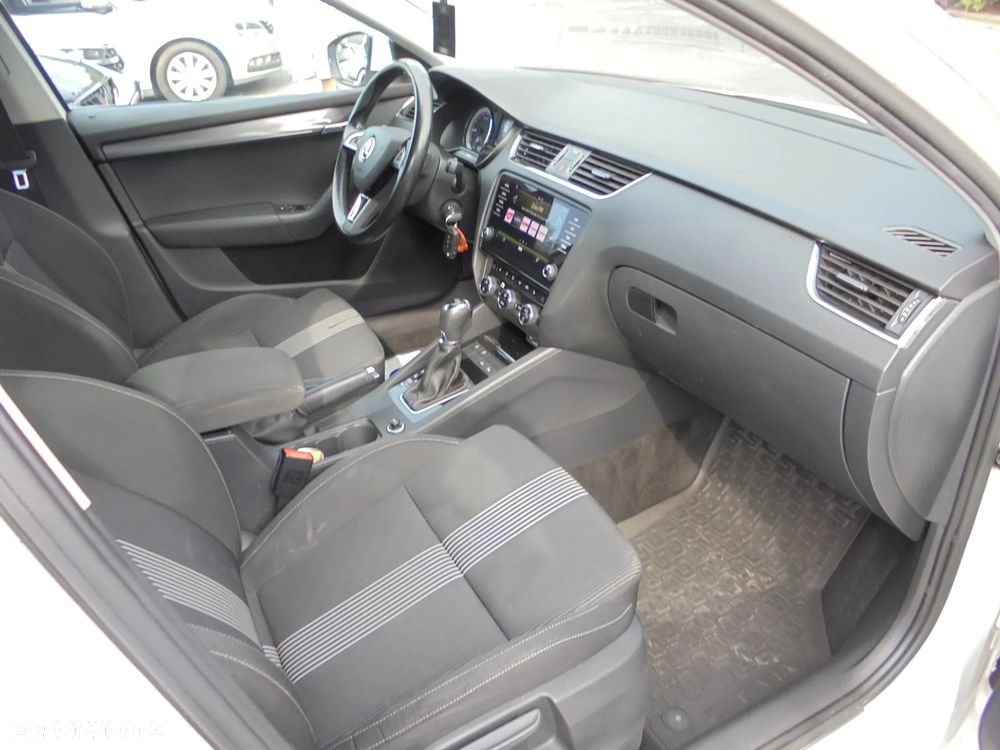 Skoda Octavia 2.0 TDI DSG Ambition - 13