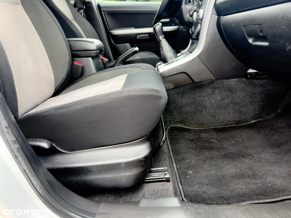 Suzuki Grand Vitara 2.4 Comfort+ - 19