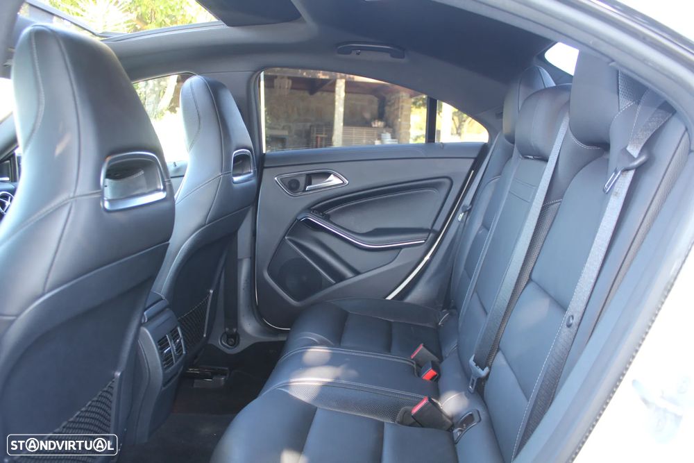 Mercedes-Benz CLA 45 AMG 4Matic Speedshift DCT 7G Night Edition - 29