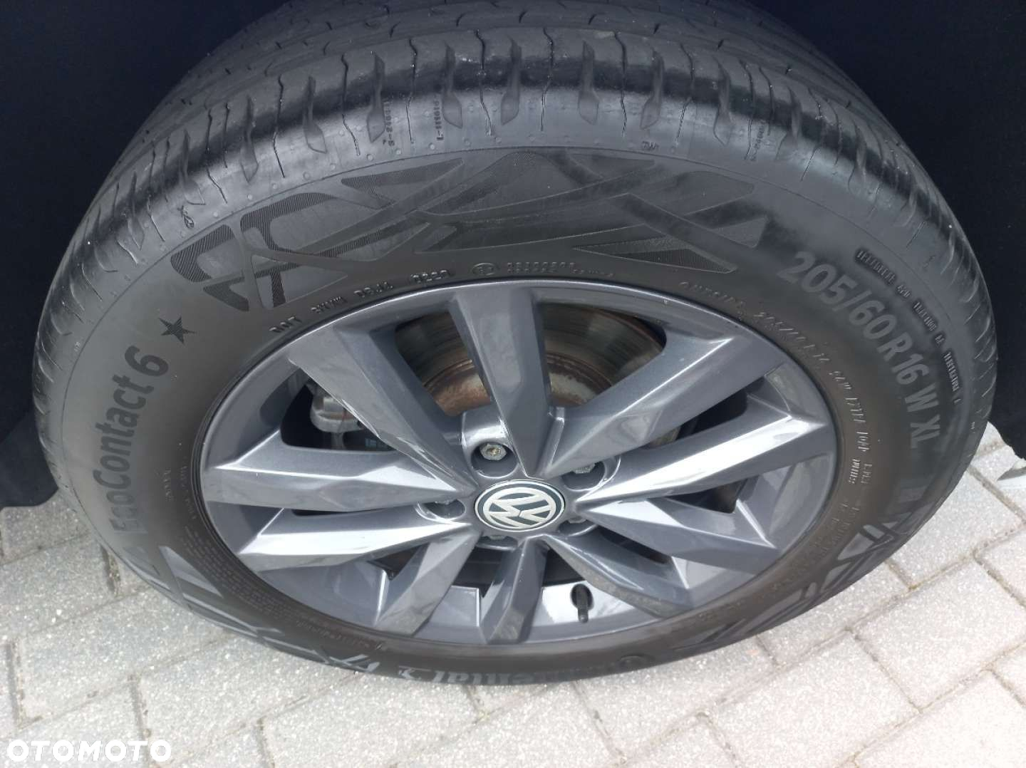 Volkswagen Touran - 9