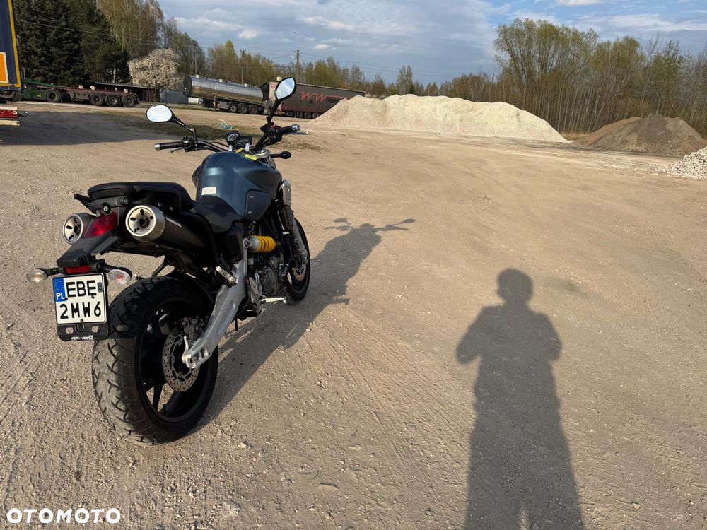 Yamaha MT - 4