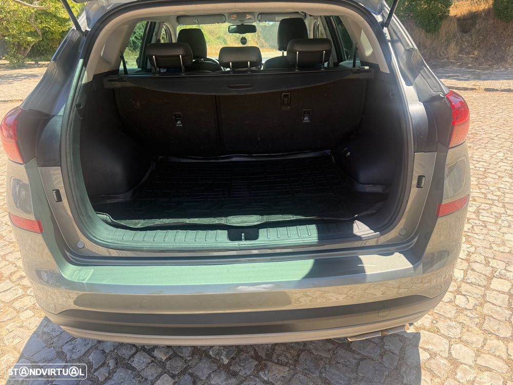 Hyundai Tucson 1.6 CRDi Premium +P.Pe+P.Style Plus - 7