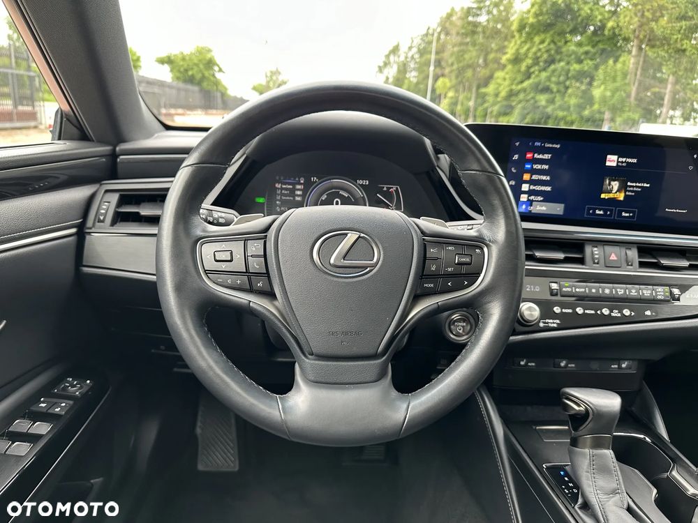 Lexus ES 300h Business Edition - 30