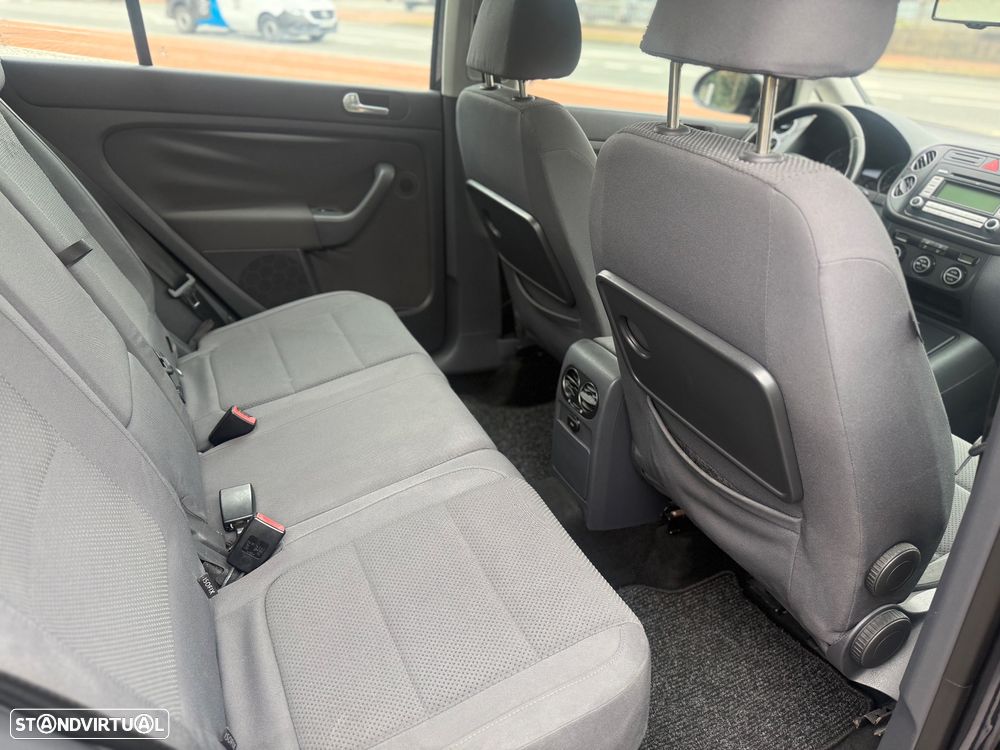 VW Golf Plus 1.9 TDi Trendline AC - 21