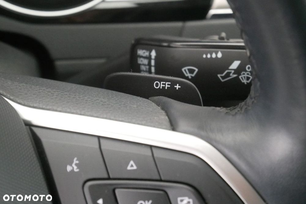 Volkswagen Passat 2.0 TSI Elegance DSG - 28