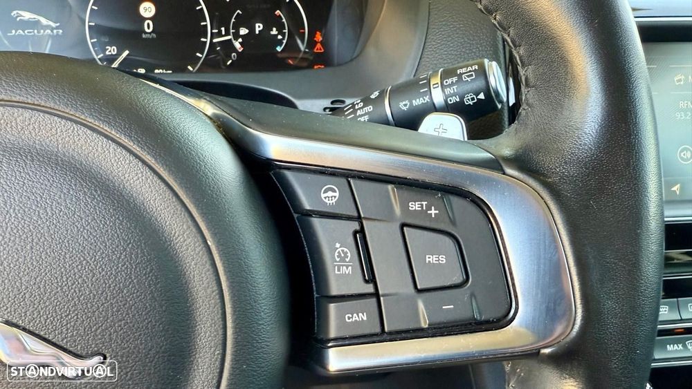 Jaguar F-Pace 25d AWD Aut. R-Sport - 24