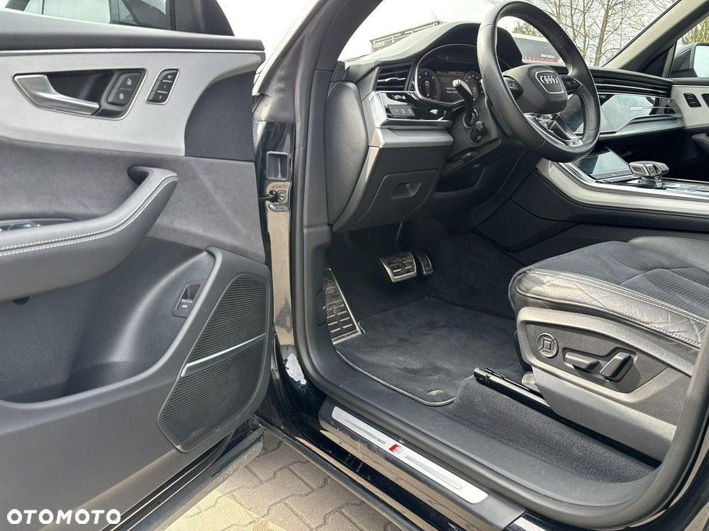 Audi Q8 - 10