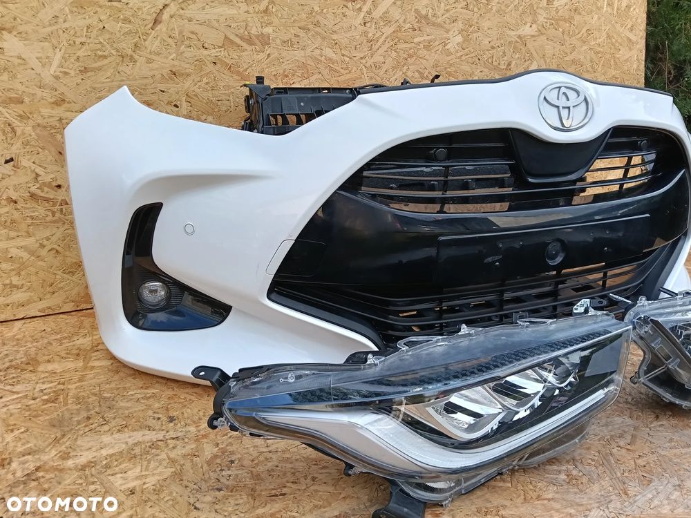 zderzak pas przedni belka błotnik chłodnice lampy Toyota Yaris IV 1.5 Hybrid - 34