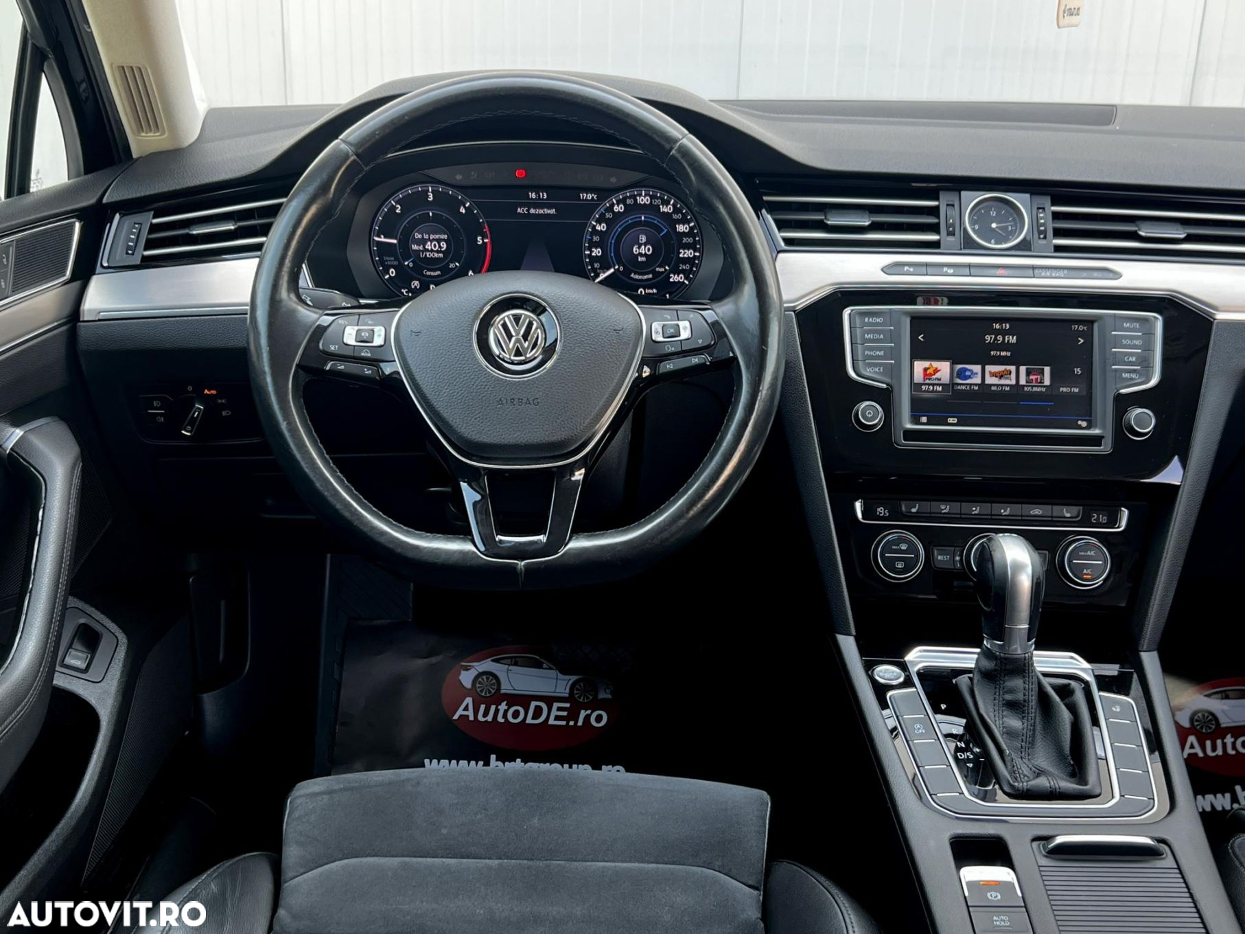 Volkswagen Passat - 9