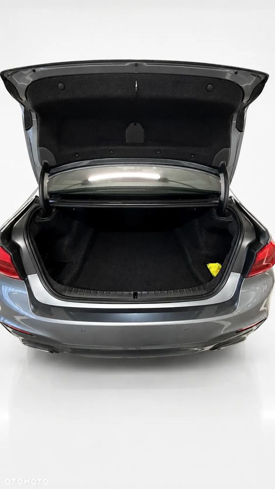 BMW Seria 5 520d M Sport Edition - 9