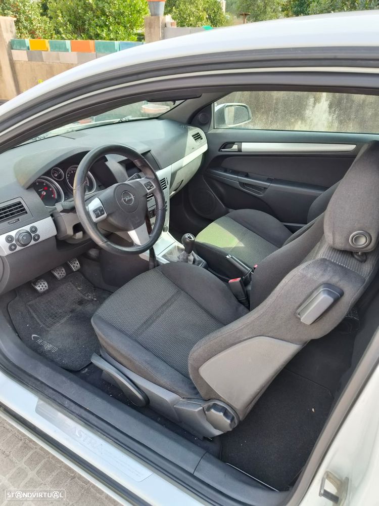 Opel Astra GTC 1.3 CDTI - 4