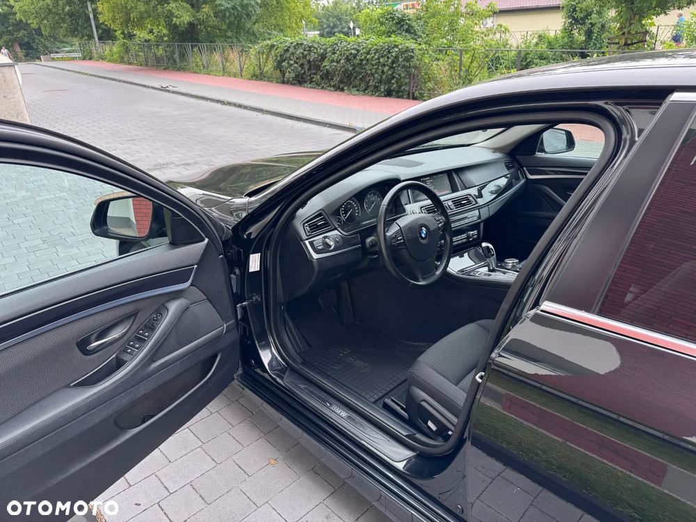 BMW Seria 5 520i - 6