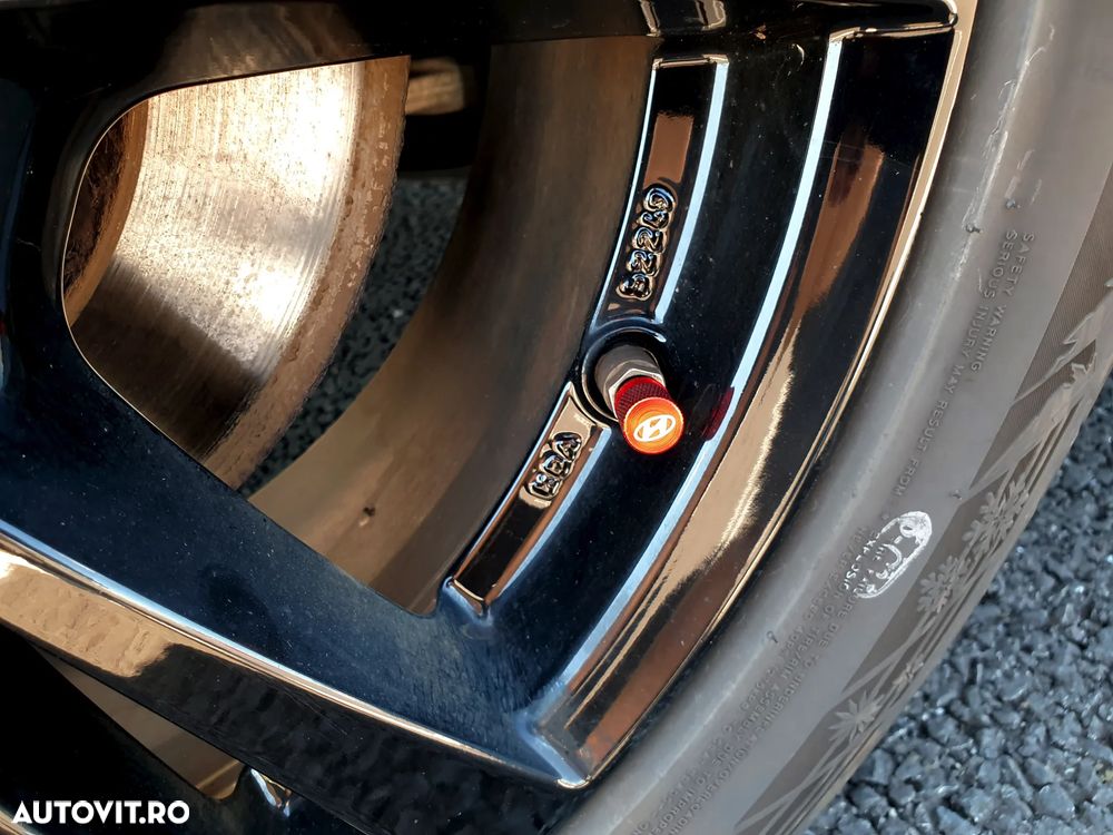 Hyundai KONA Premium - 36