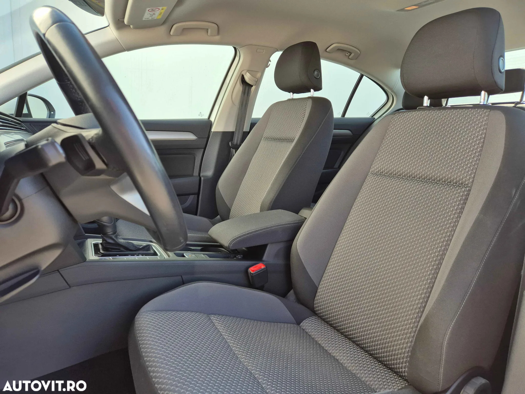 Volkswagen Passat - 10