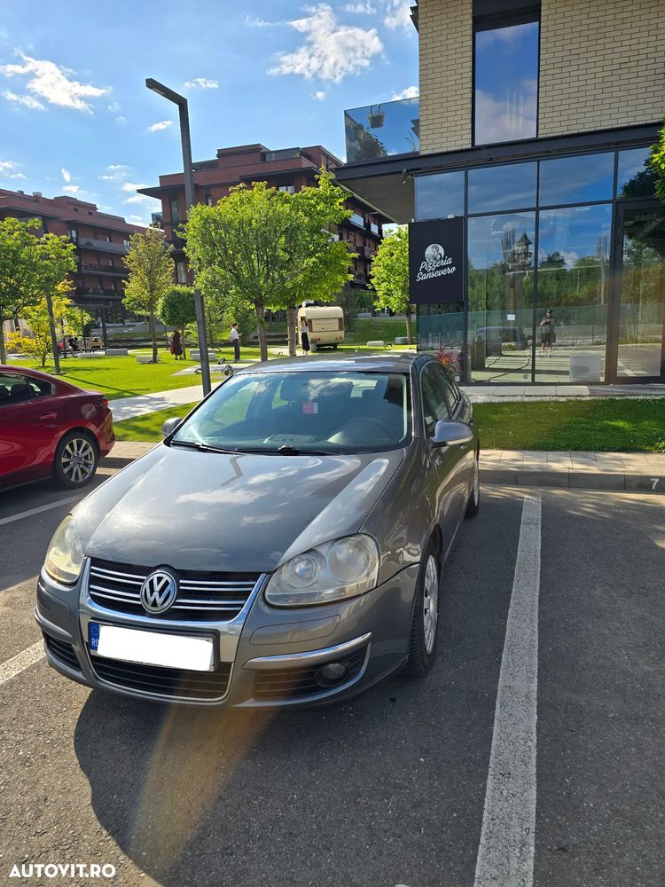 Volkswagen Jetta - 1