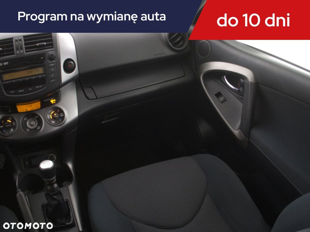 Toyota RAV4 - 10