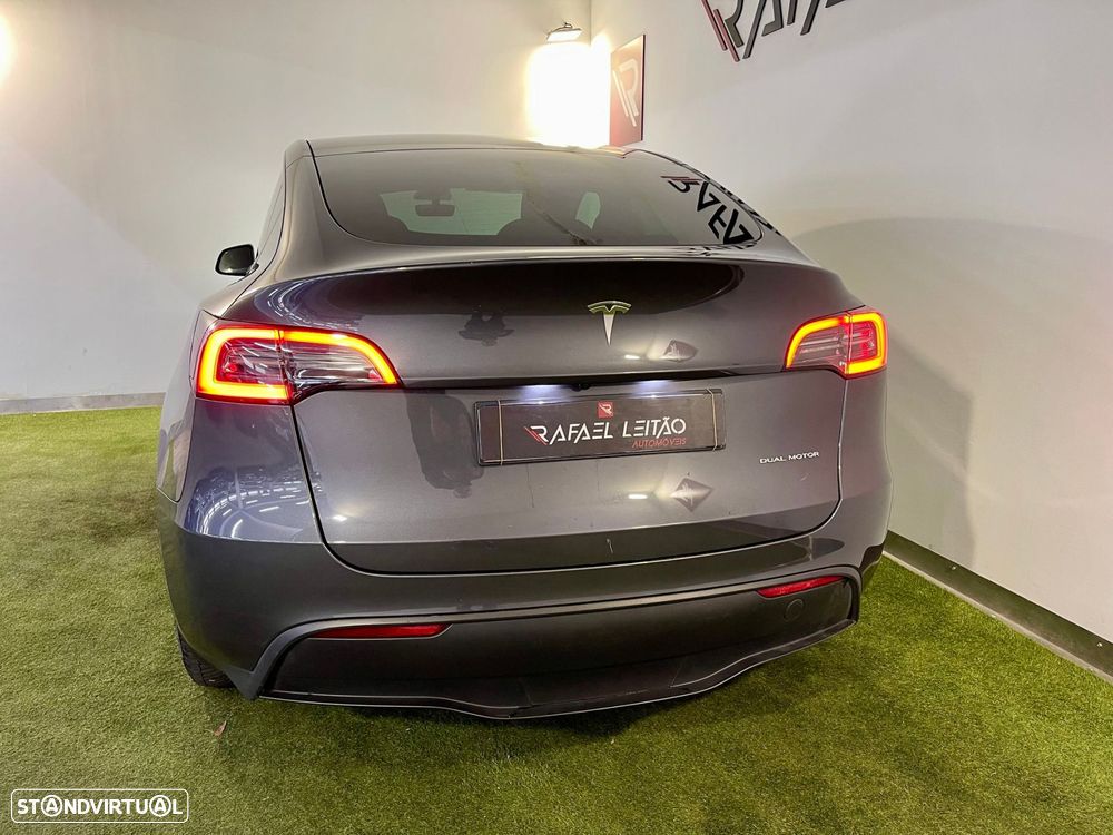 Tesla Model Y Long Range Dual Motor AWD - 10