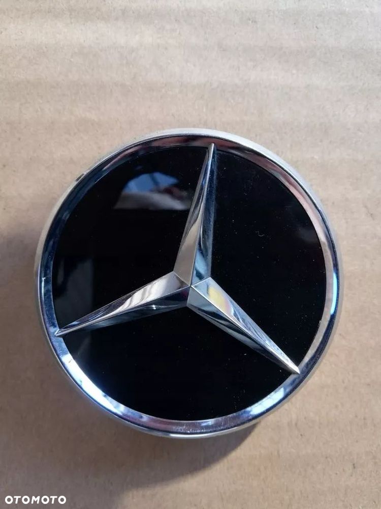 DEKIELKI MERCEDES X KLASA EMBLEMAT DO FELG - 2