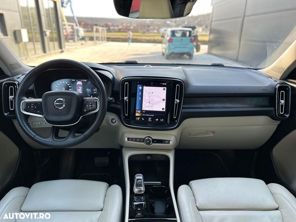 Volvo XC 40 Recharge T5 Twin Engine AT7 R-Design - 24