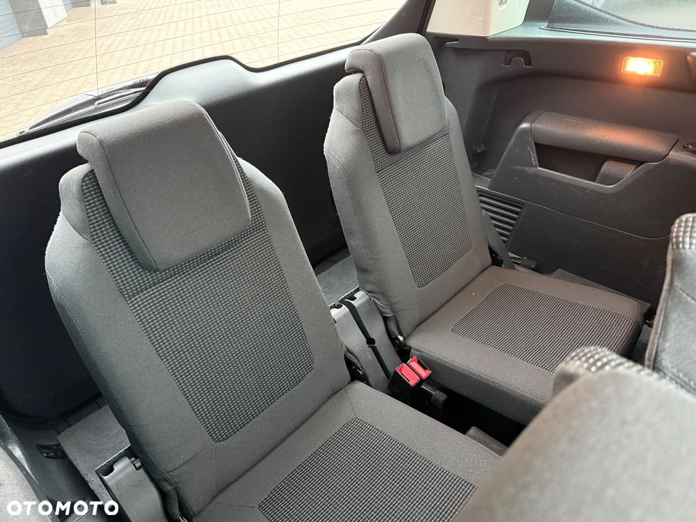 Peugeot 5008 1.6 BlueHDi Allure 7os - 27
