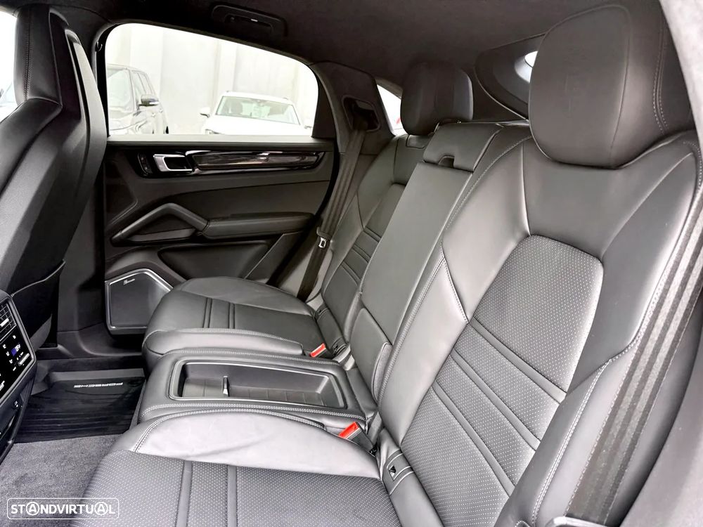 Porsche Cayenne Coupé Turbo - 38