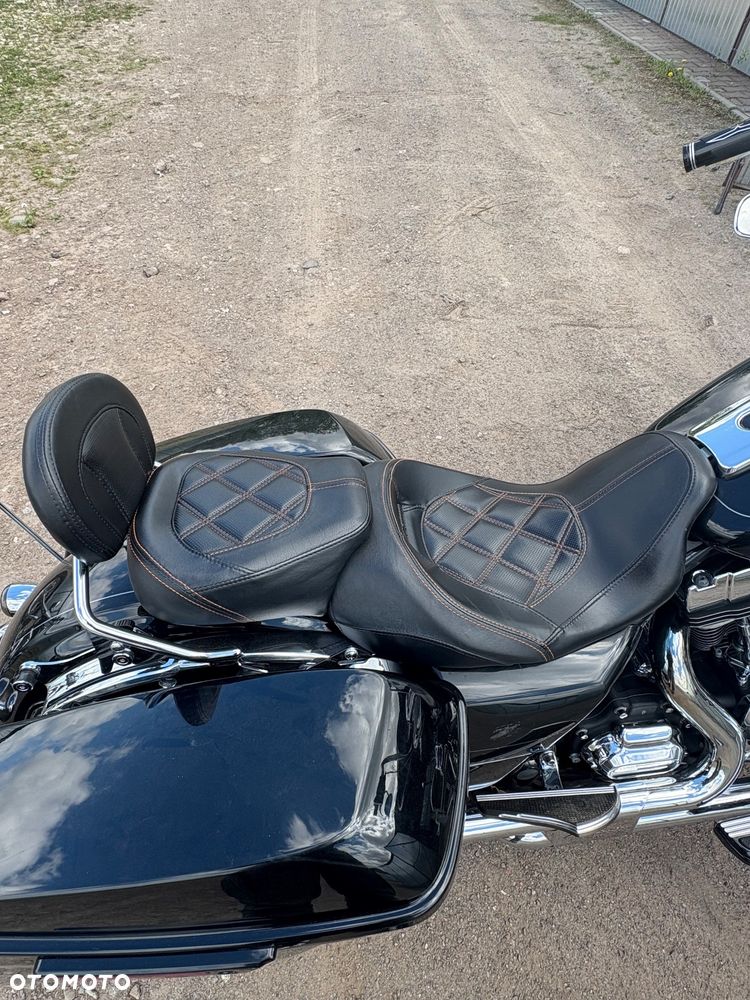 Harley-Davidson Touring Road Glide - 4