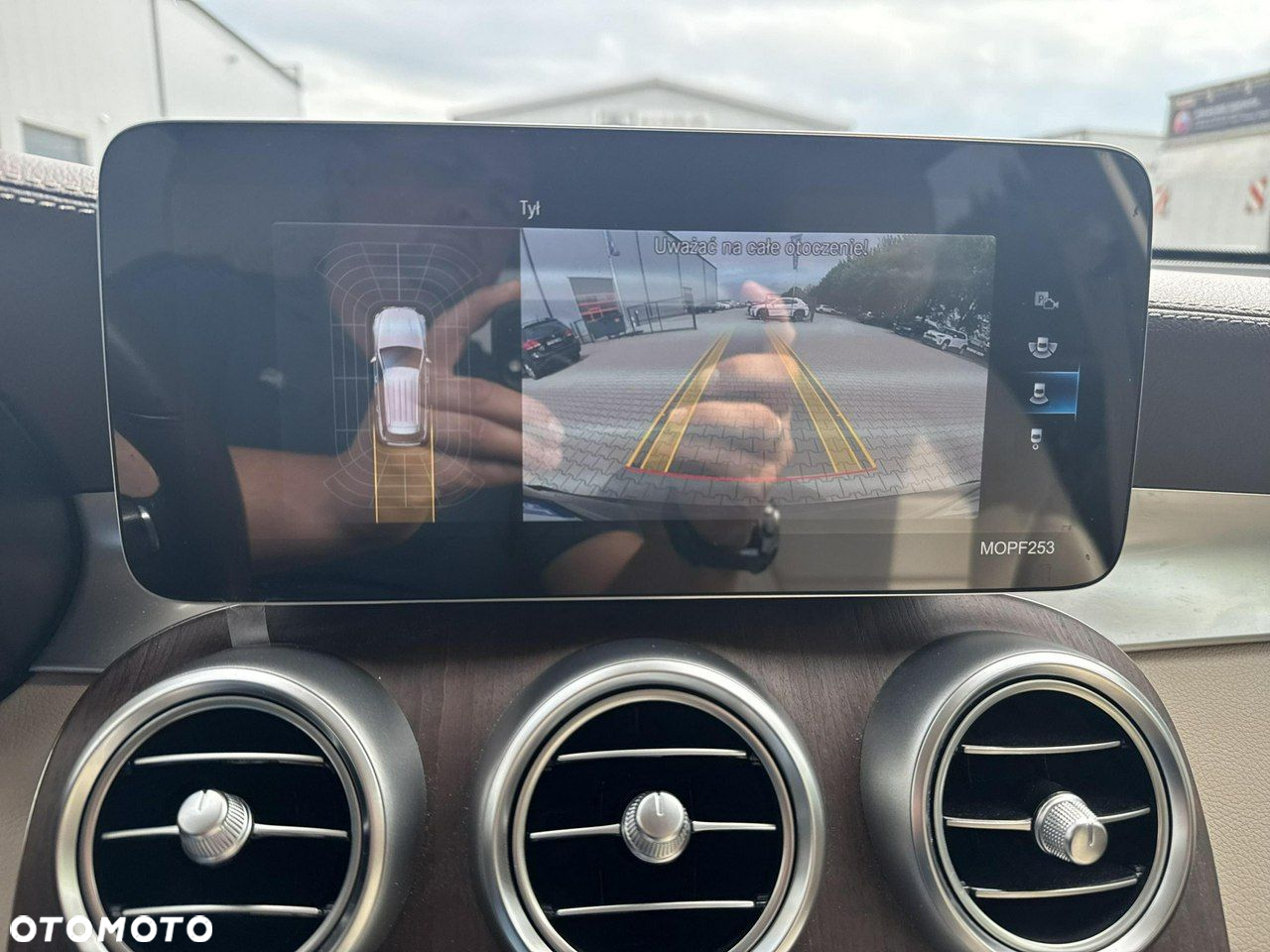 Mercedes-Benz GLC - 28