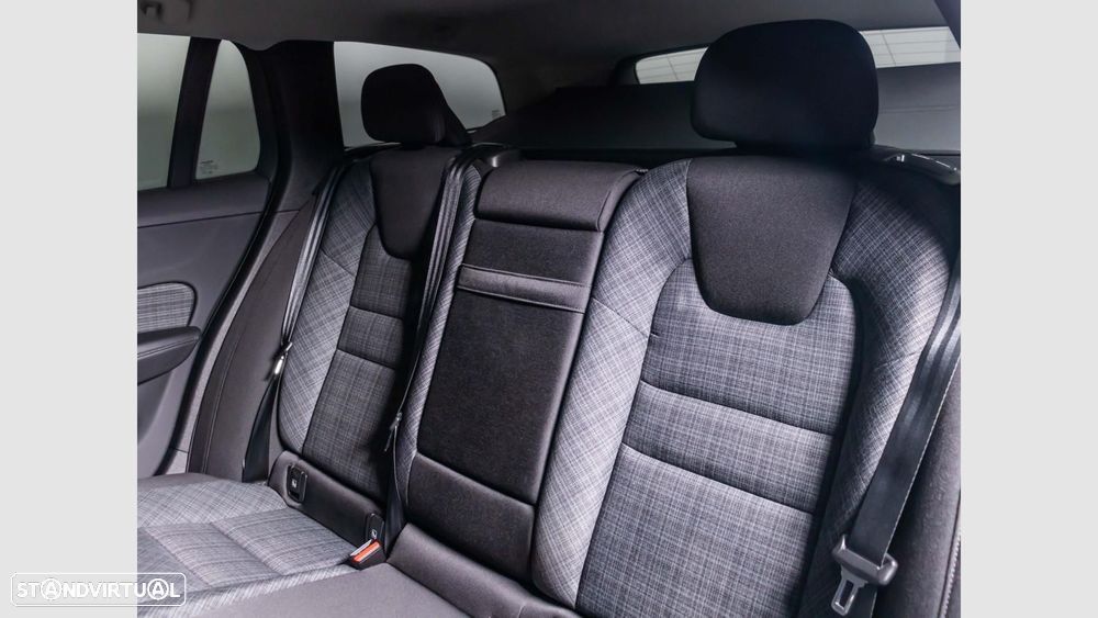 Volvo V60 Cross Country 2.0 B4 Geartronic - 19