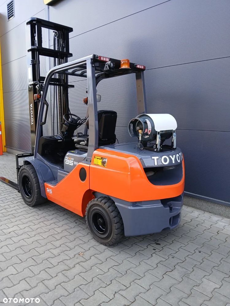 Toyota 02-8FGJF35 - 5