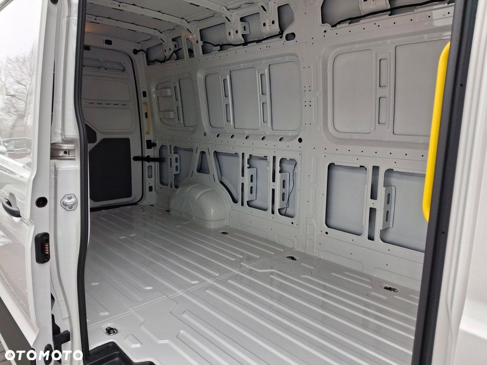 Volkswagen Crafter - 12