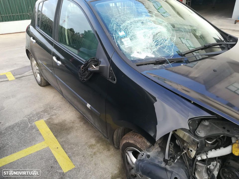 Renault Clio III 1.5 DCI de 2008 para peças - 2