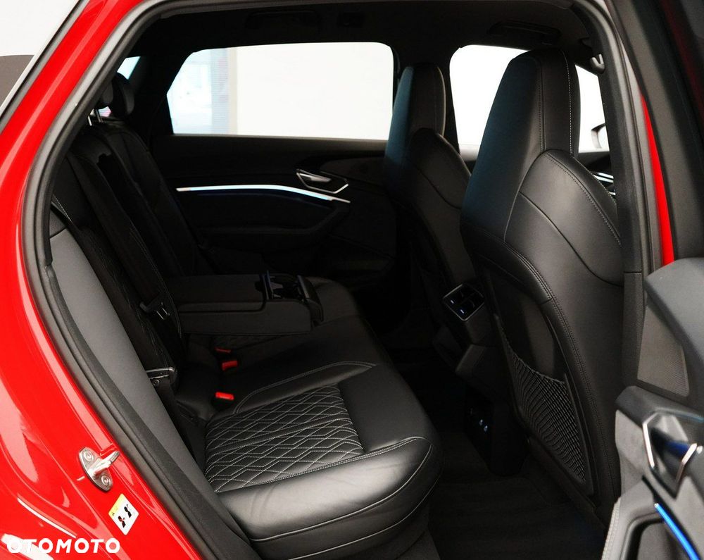 Audi e-tron - 21