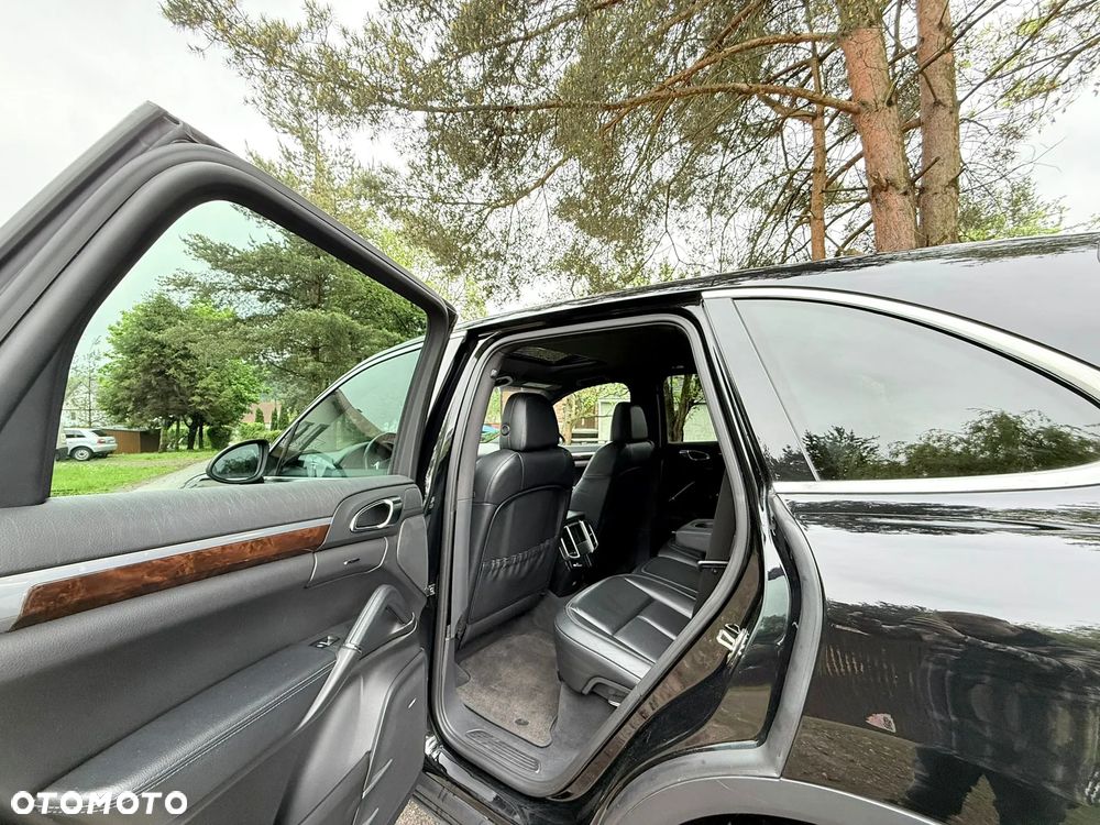 Porsche Cayenne - 23