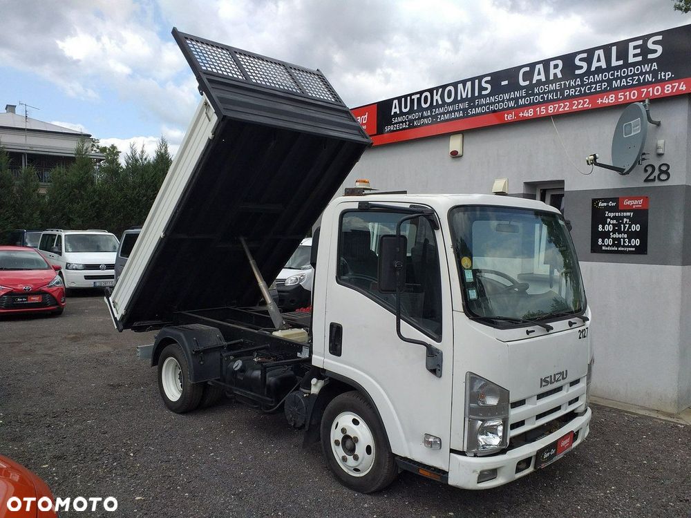 Isuzu N - 11