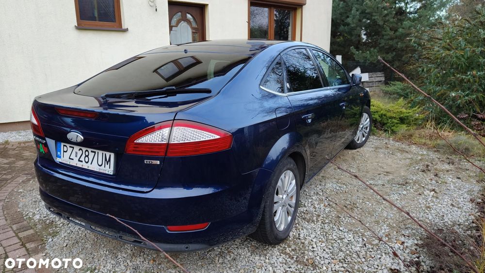 Ford Mondeo 2.0 TDCi Ghia - 12