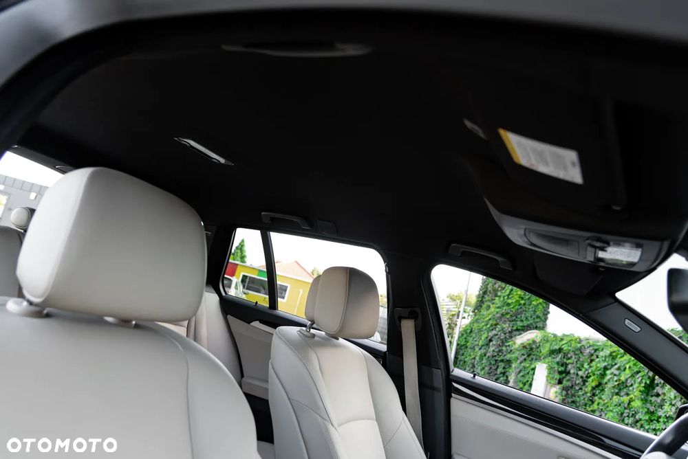 BMW Seria 5 530d xDrive Sport-Aut - 27
