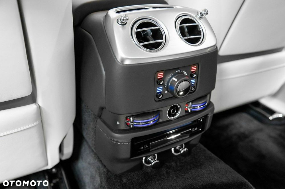 Rolls-Royce Ghost - 35