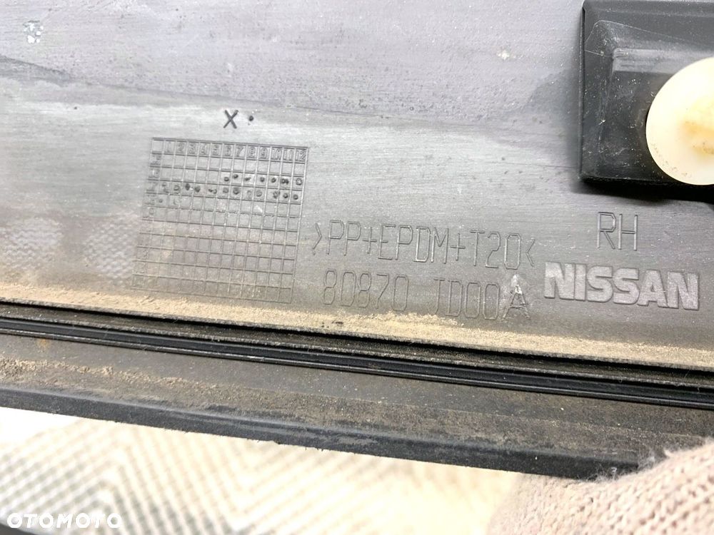 LISTWA DRZWI PRAWY PRZÓD  NISSAN QASHQAI / QASHQAI +2 I (J10, NJ10, JJ10E) 2006 - 2014 1.6 84 kW - 3
