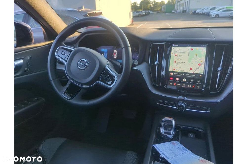Volvo XC 60 B4 D AWD Plus Dark - 9