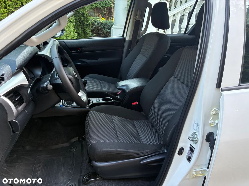 Toyota Hilux 2.4 D-4D Double Cab DLX 4x4 - 15