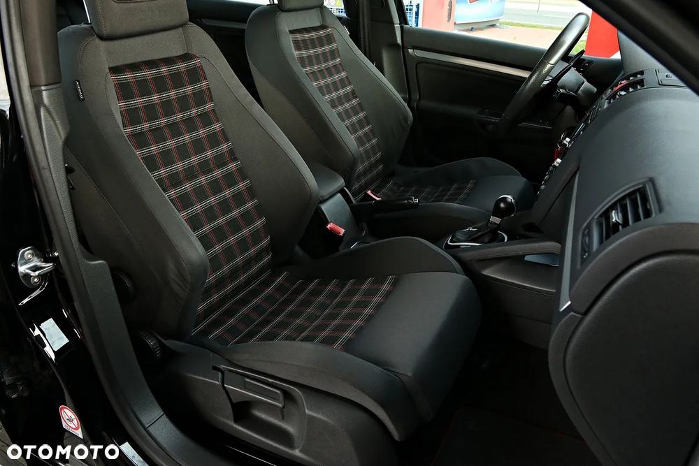 Volkswagen Golf 2.0 TSI GTI DSG - 24