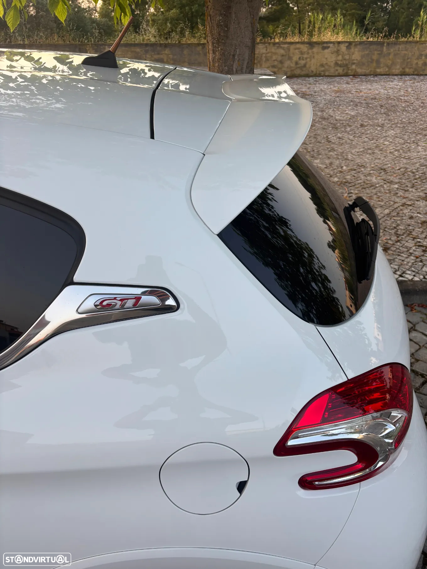 Peugeot 208 1.6 THP GTi - 17