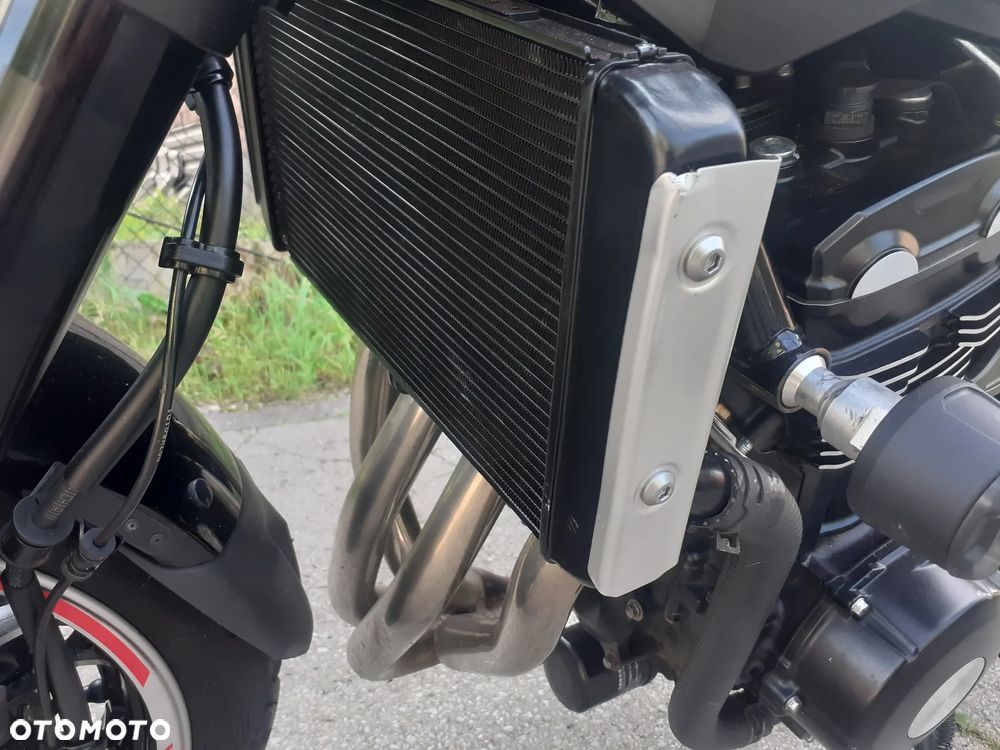 Kawasaki Z 900 RS - 10