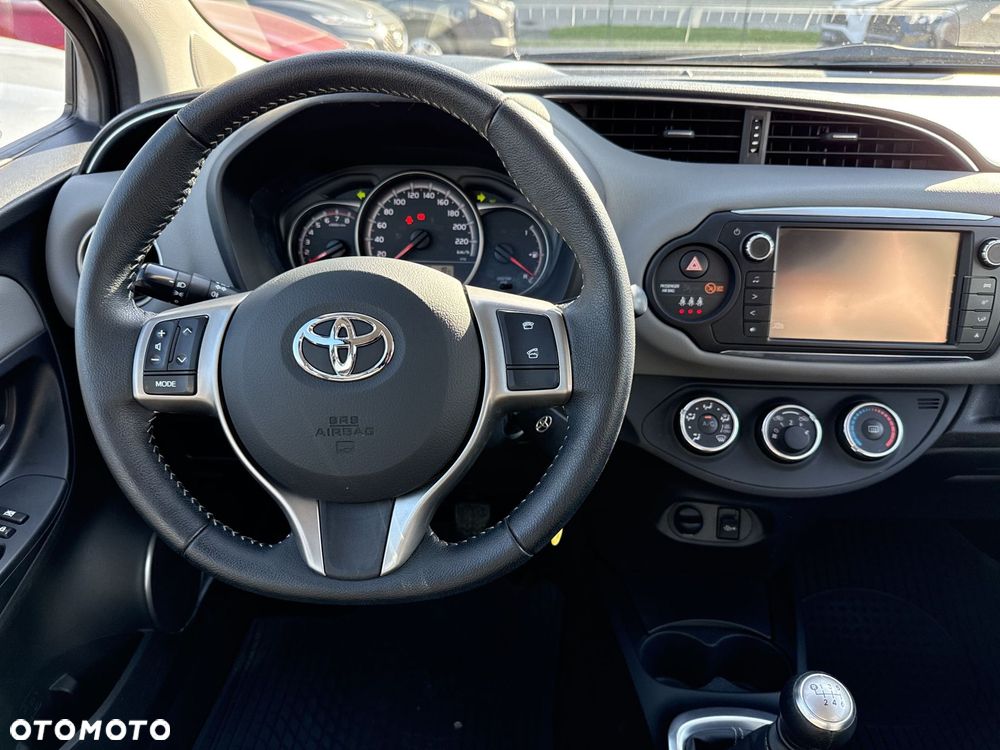 Toyota Yaris - 10