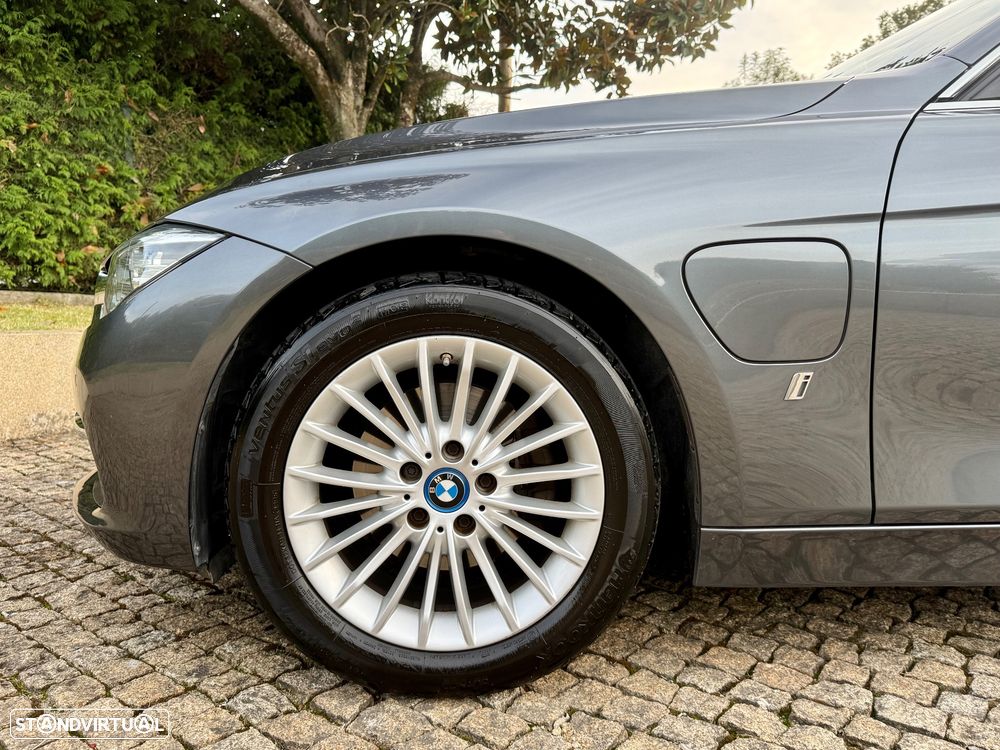 BMW 330 - 16